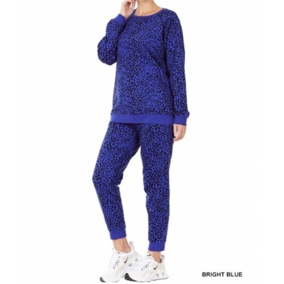 Leopard Cheetah Blue/Black
Print Pullover Top & Jogger Pants - Picture 1 of 4